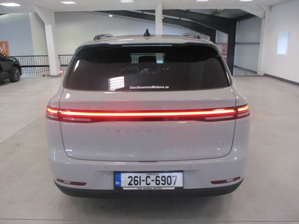 261 Leapmotor C10 DESIGN HYBRID EV DEMONSTRATOR - Image 6
