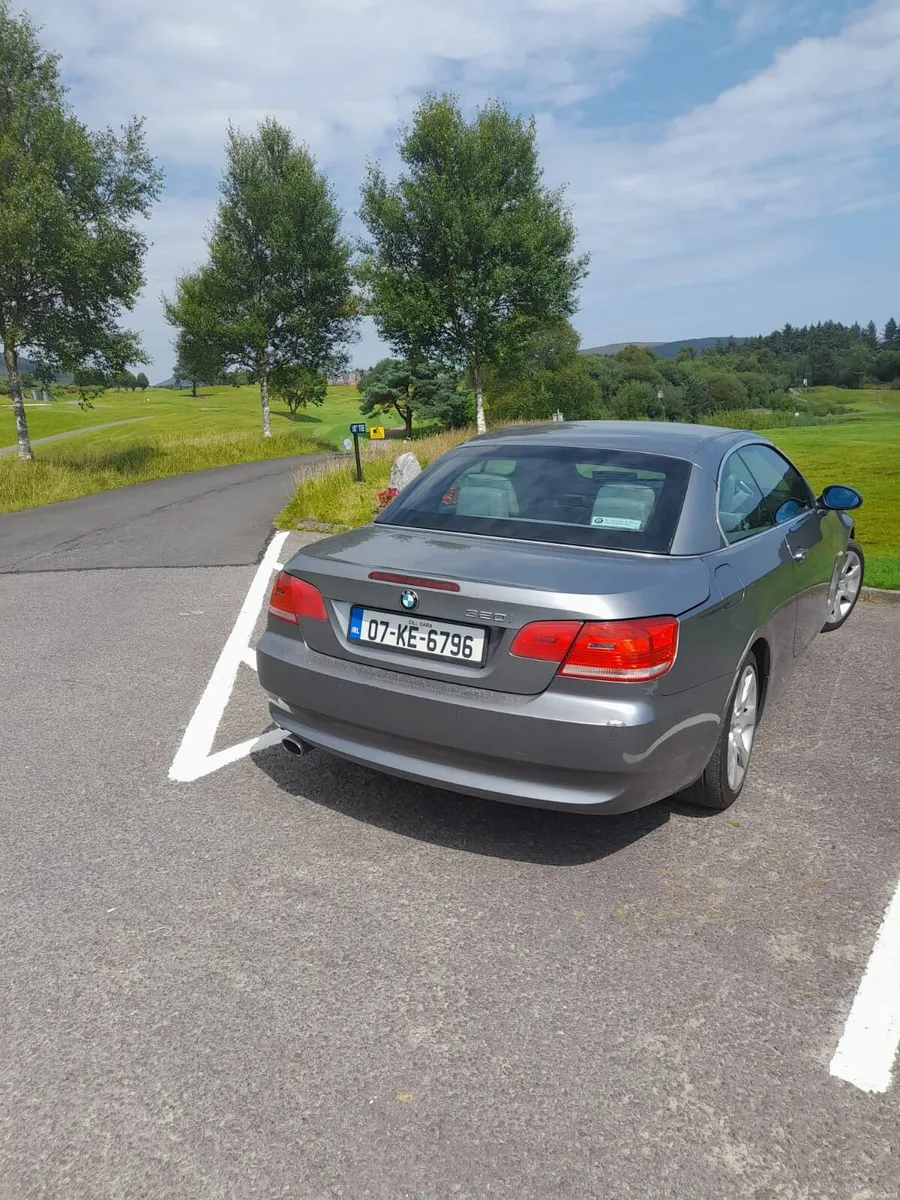 Bmw 320i Hardtop Convertible - Image 2