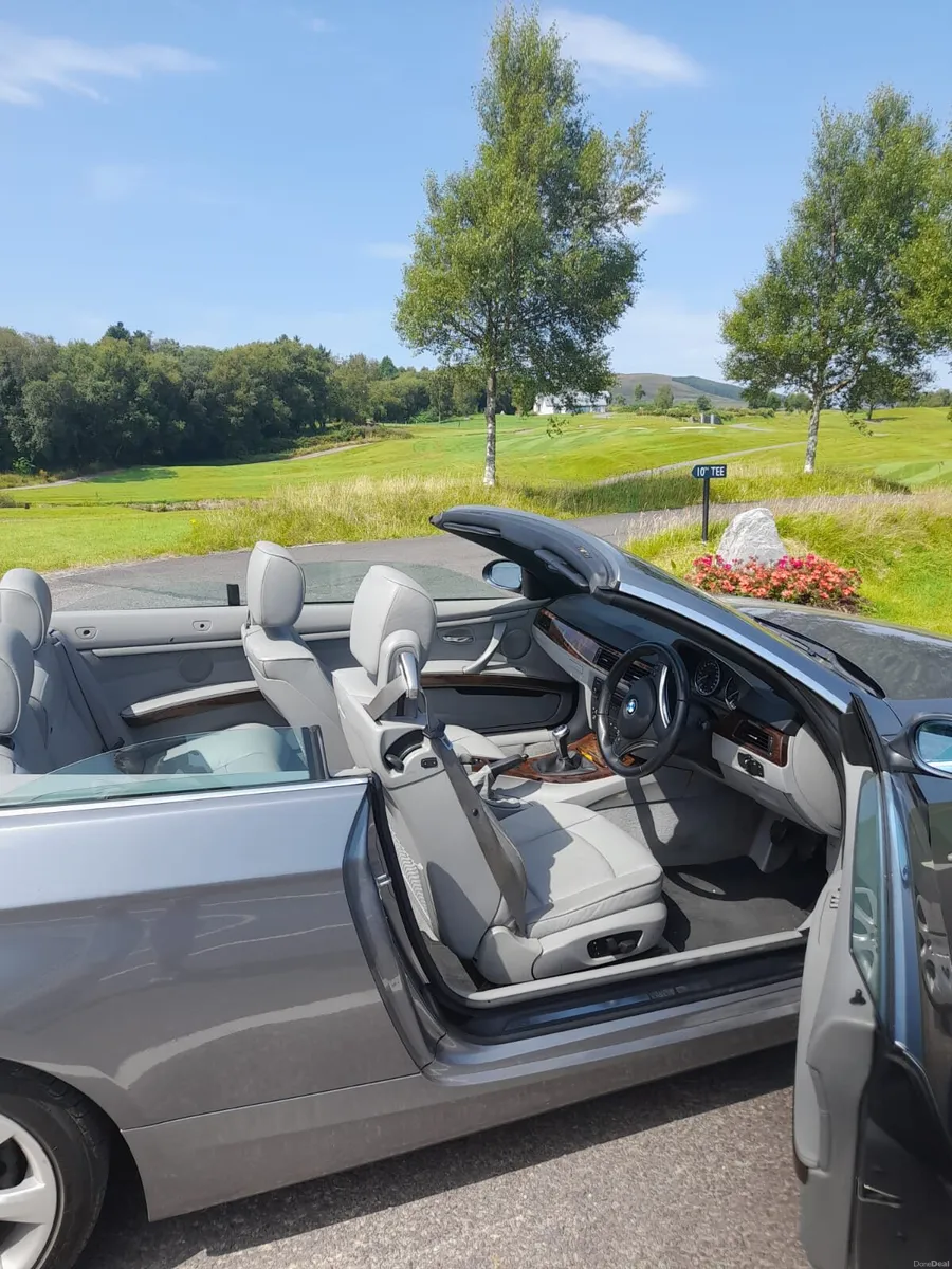 Bmw 320i Hardtop Convertible - Image 4