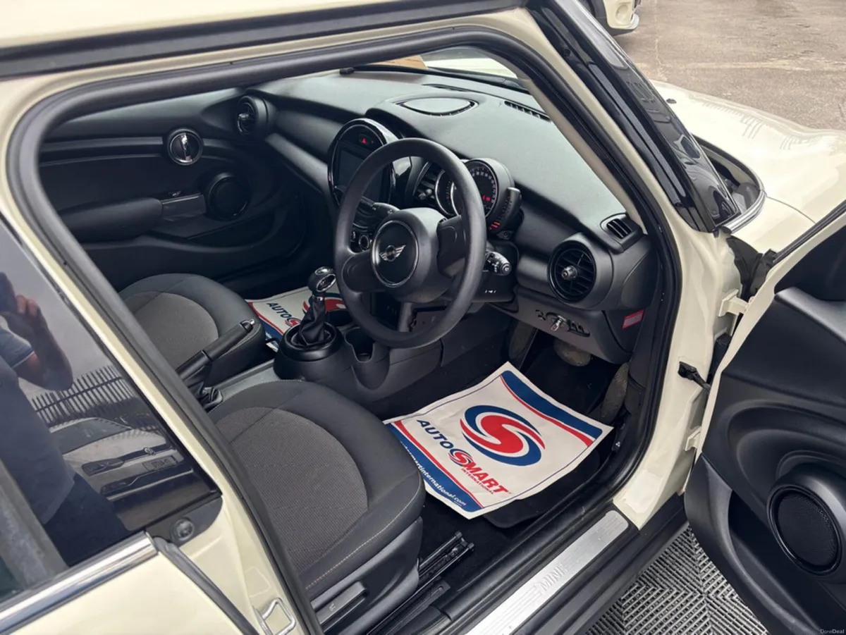 Mini Cooper Mini Cooper 1.2 petrol, auto, 5 door, - Image 4