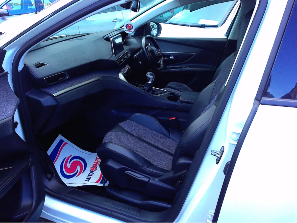 Peugeot 5008 ALLURE 1.5 BLUE HDI 130 6 6.2 4DR - Image 4