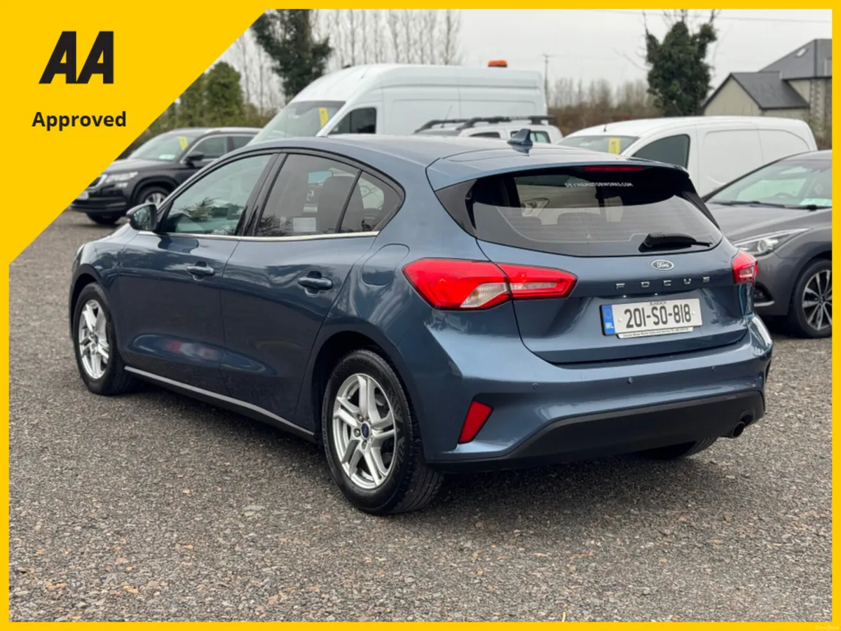 Ford Focus 1.0 ZETEC LOW MILEAGE 5DR T - Image 3