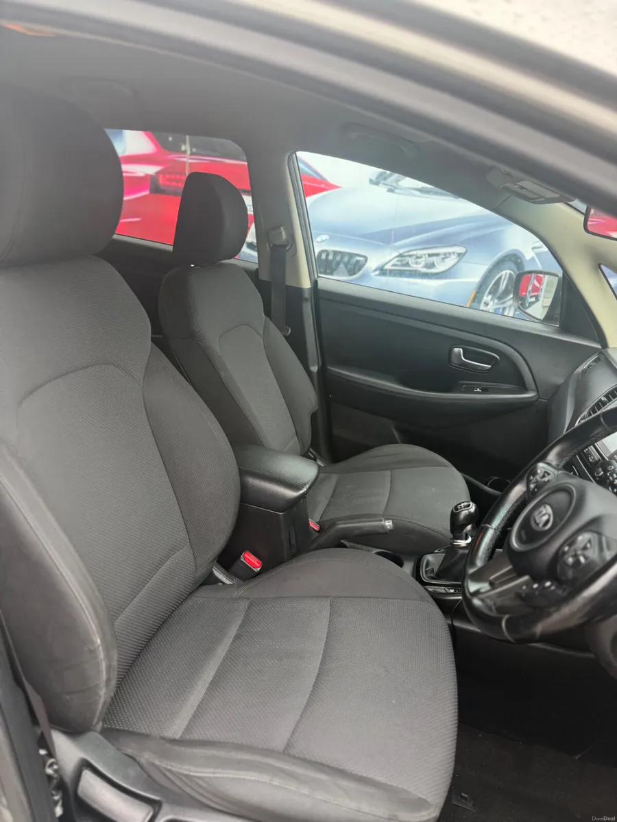 KIA CARENS NCT  TAXED / NCT 5/27  7 SEATER - Image 3