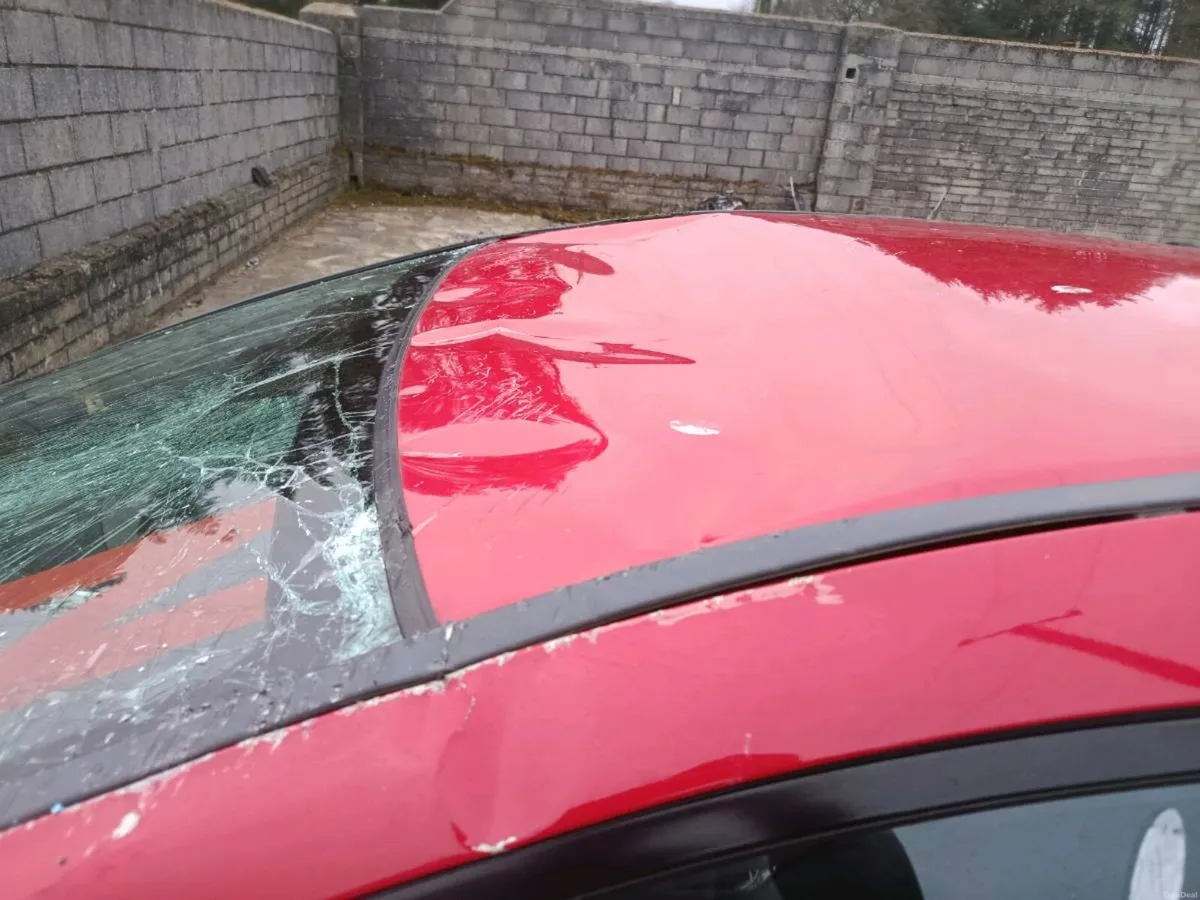 Honda Civic FK1 for breaking - Image 3