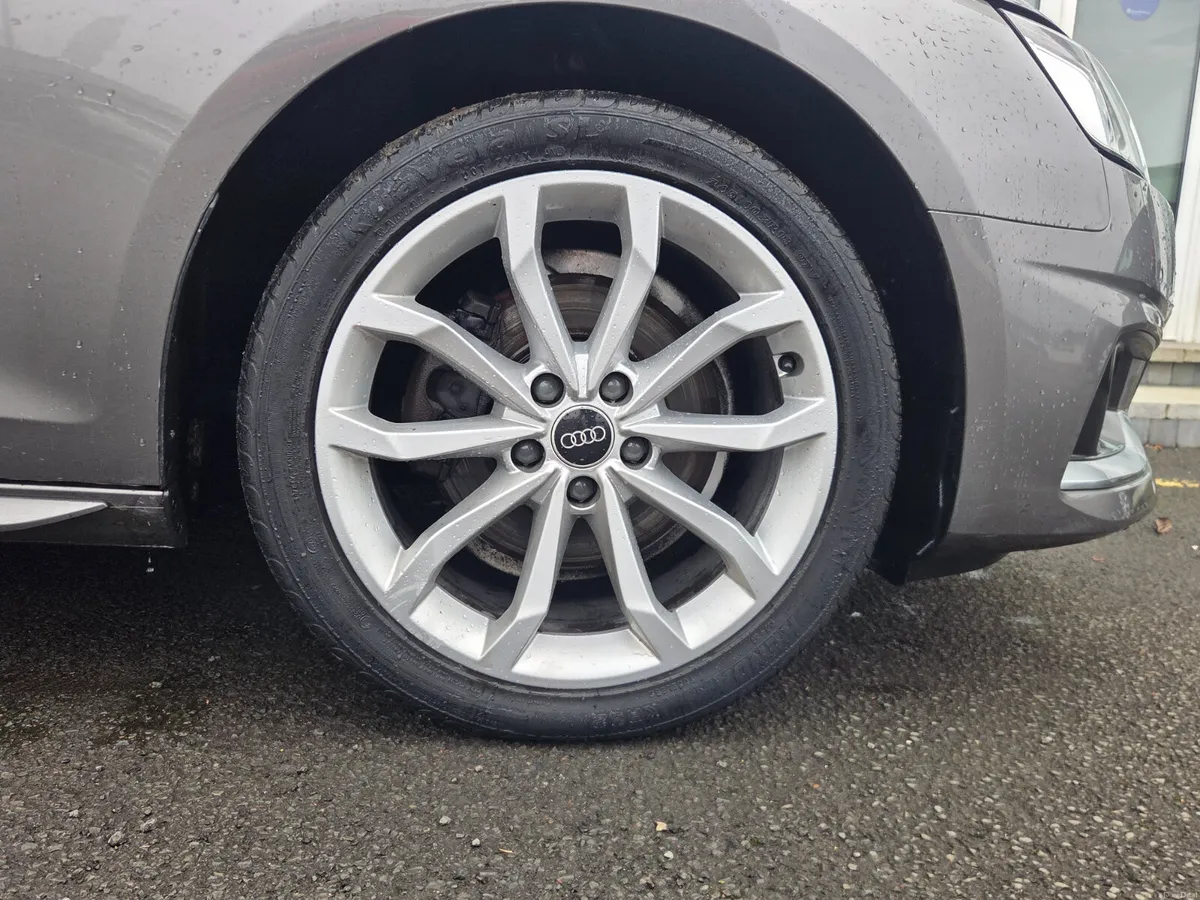 Audi A4 2022 - Image 6