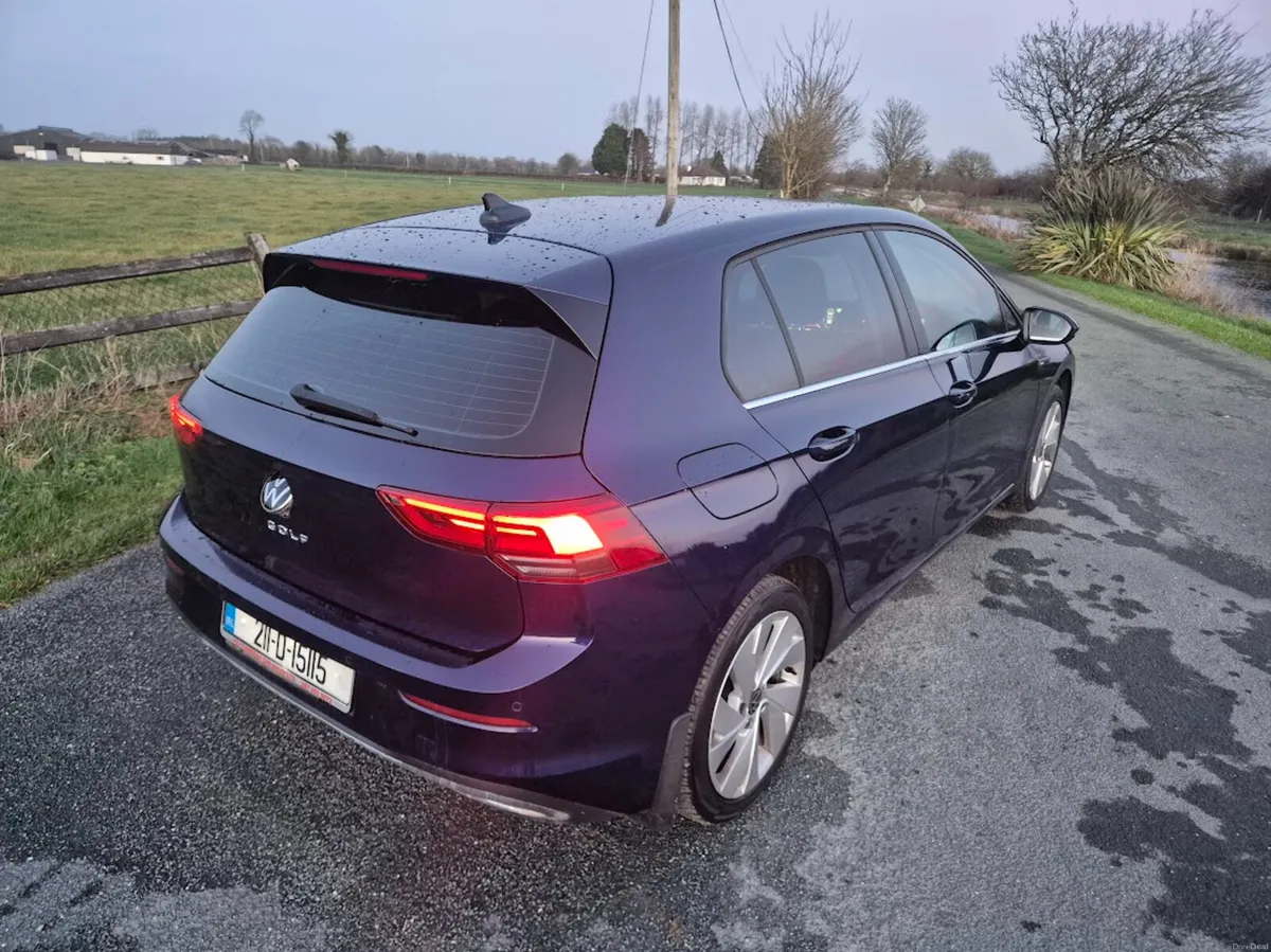 2021 (211) Volkswagen Golf Style 2.0L TDI - Image 4