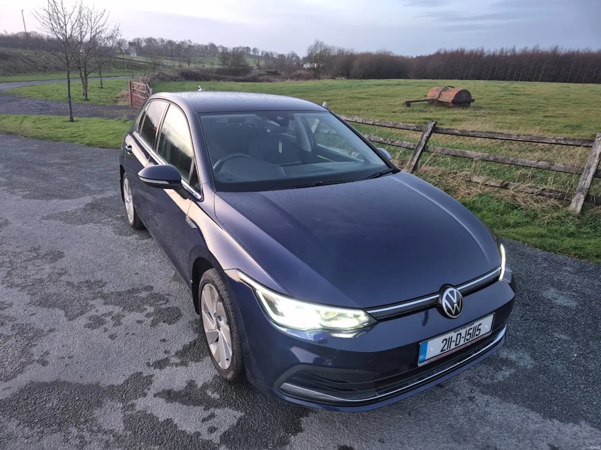 2021 (211) Volkswagen Golf Style 2.0L TDI - Image 1
