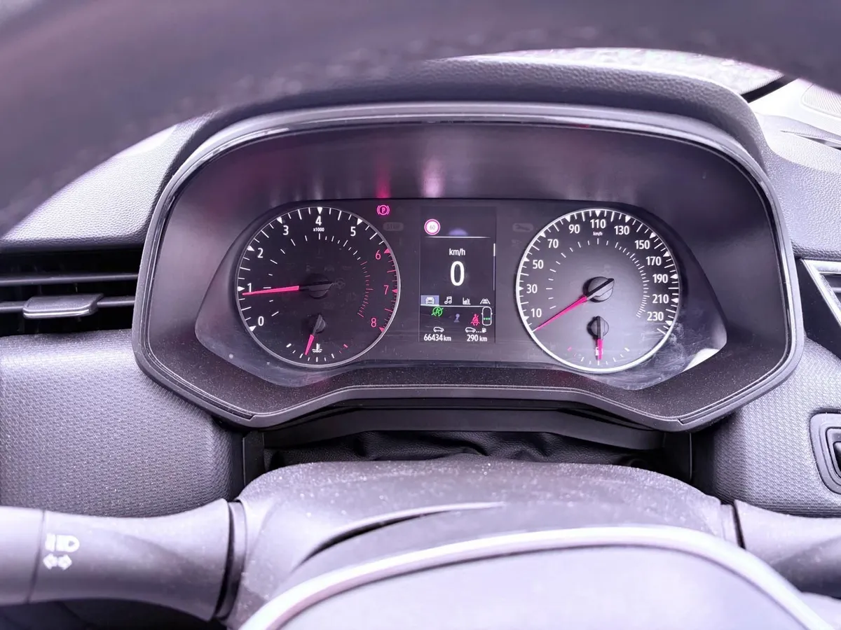 Renault Clio 2023 - Image 3