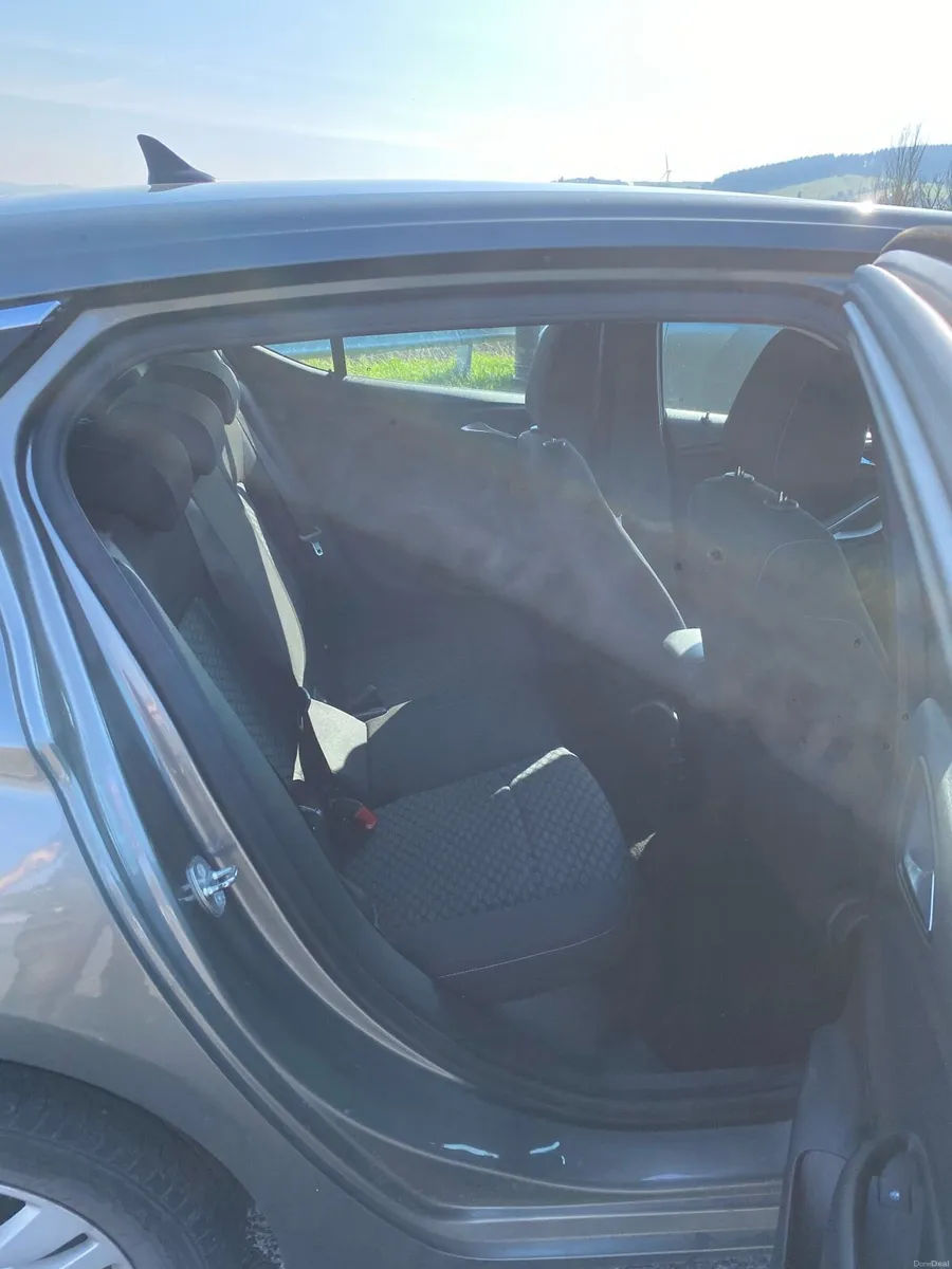 Vauxhall Astra - Image 6