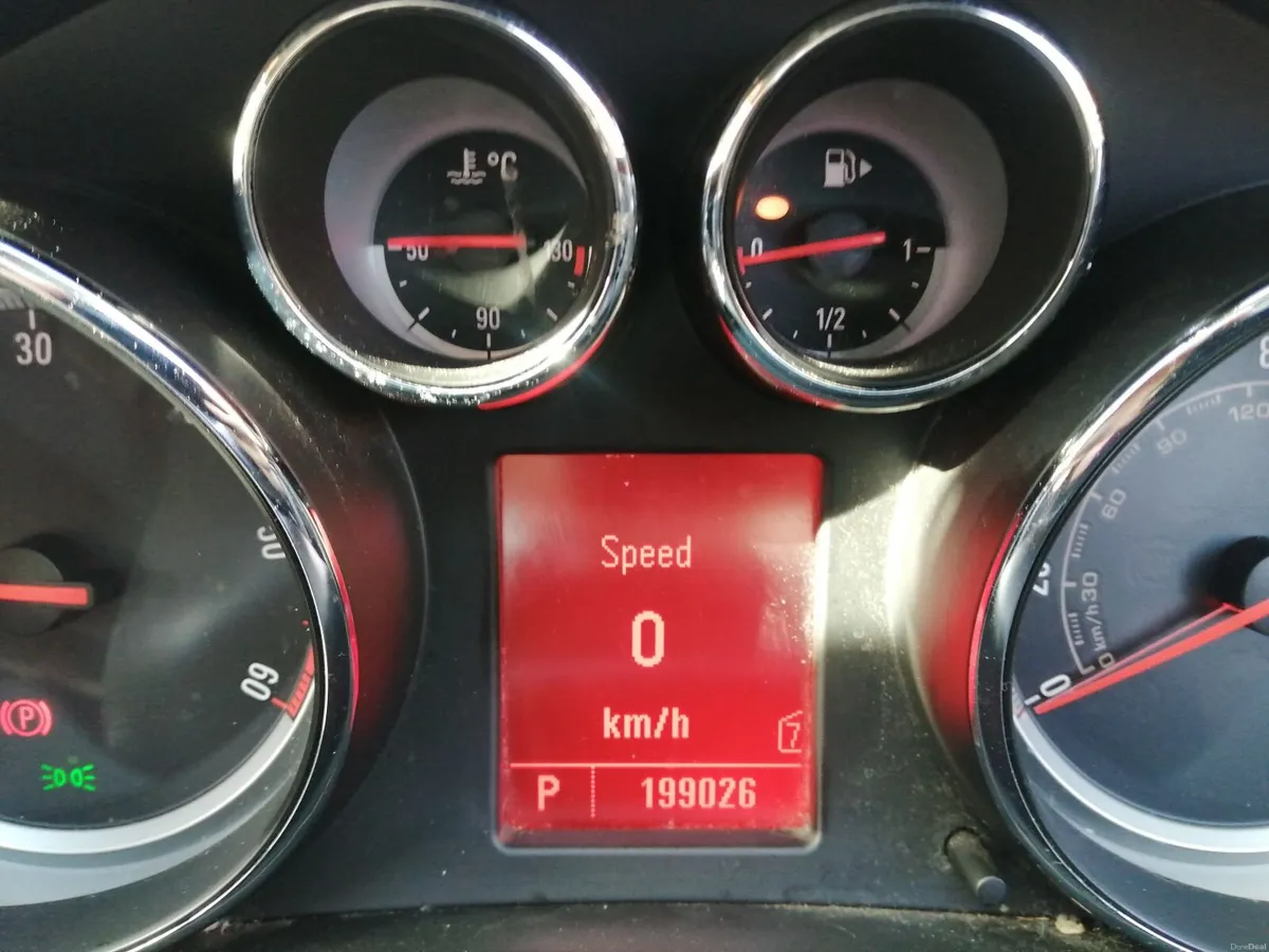 Vauxhall Insignia 2011 - Image 3