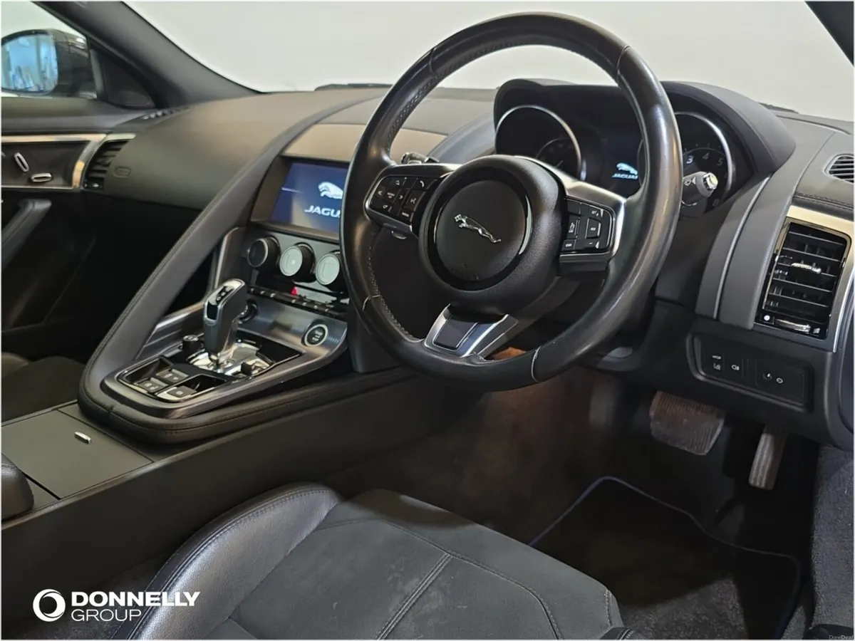 Jaguar F-TYPE Coupe R-Dynamic - Image 4