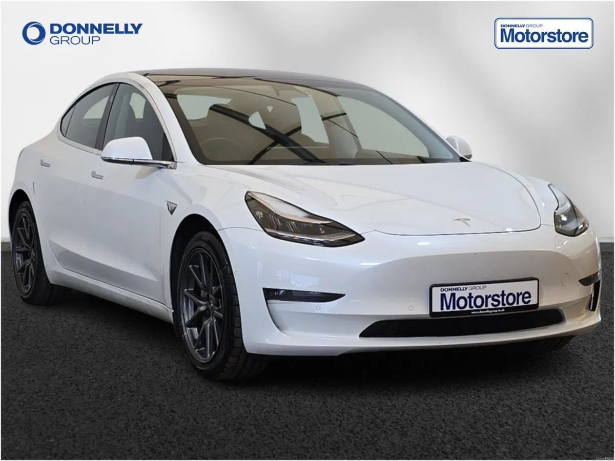 Tesla Model 3 Saloon Long Range - Image 1