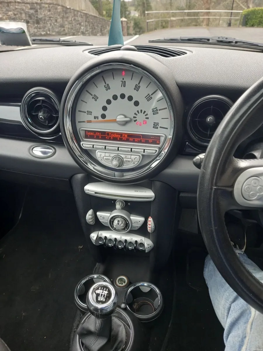 Mini Cooper 2009 - Image 2