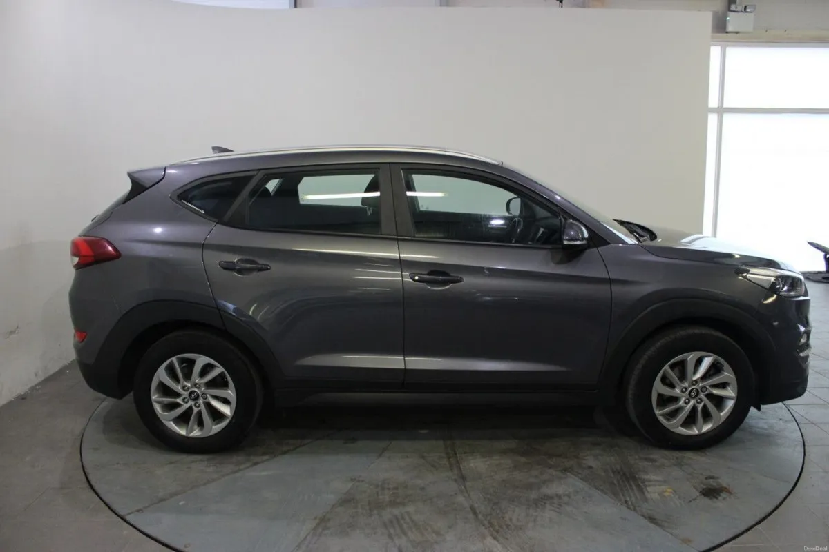 Hyundai Tucson 1.7 D SE NAV - TENDER 19 - Image 3
