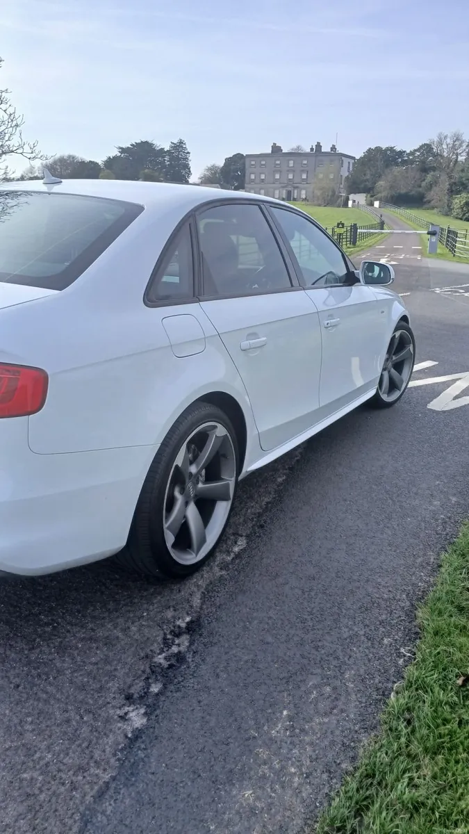 Audi A4 2015 - Image 2