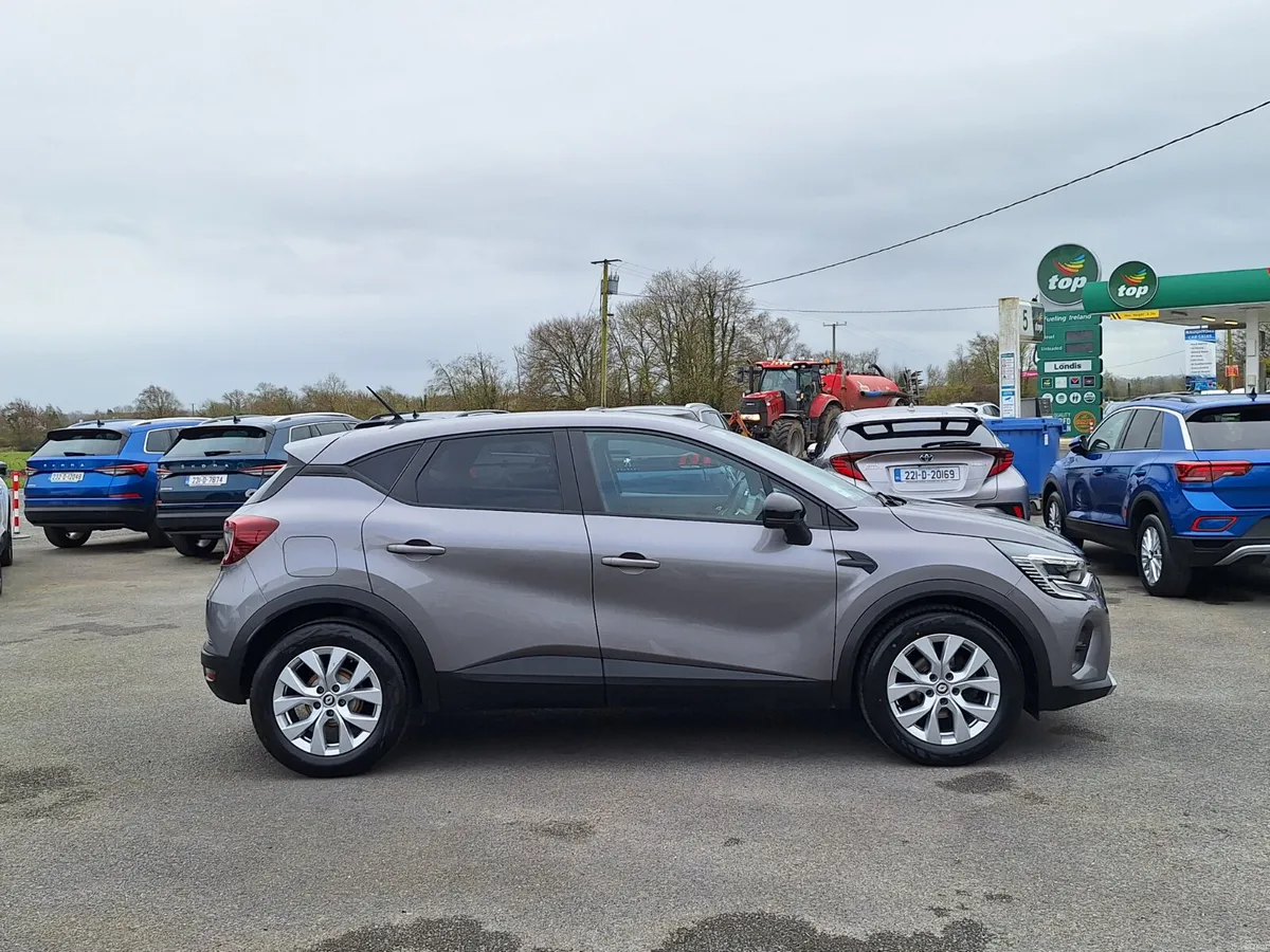 Renault Captur 1.0 Petrol *High Spec/New Model - Image 2