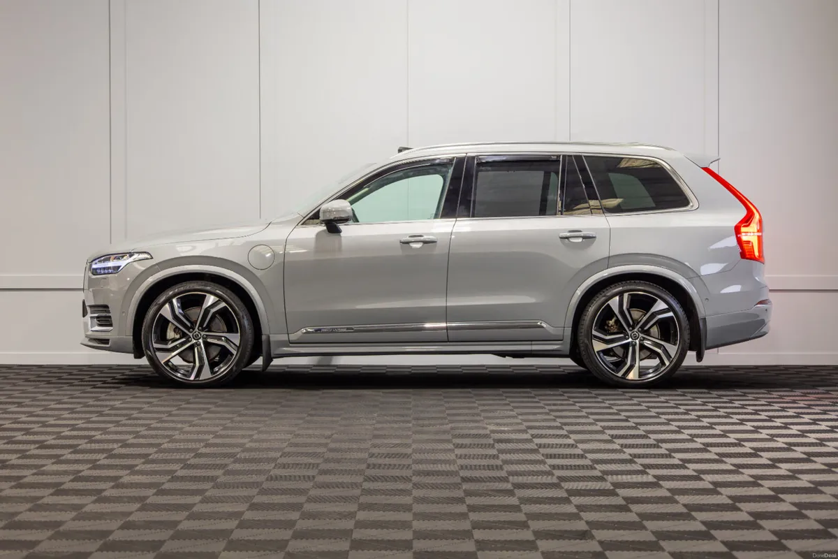 2024 Volvo XC90 T8 Recharge Ultimate 7 Seater - Image 3