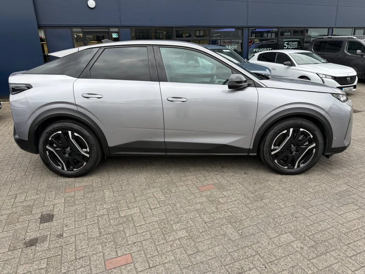2024 Peugeot 3008 eAllure 73kwh - Image 3