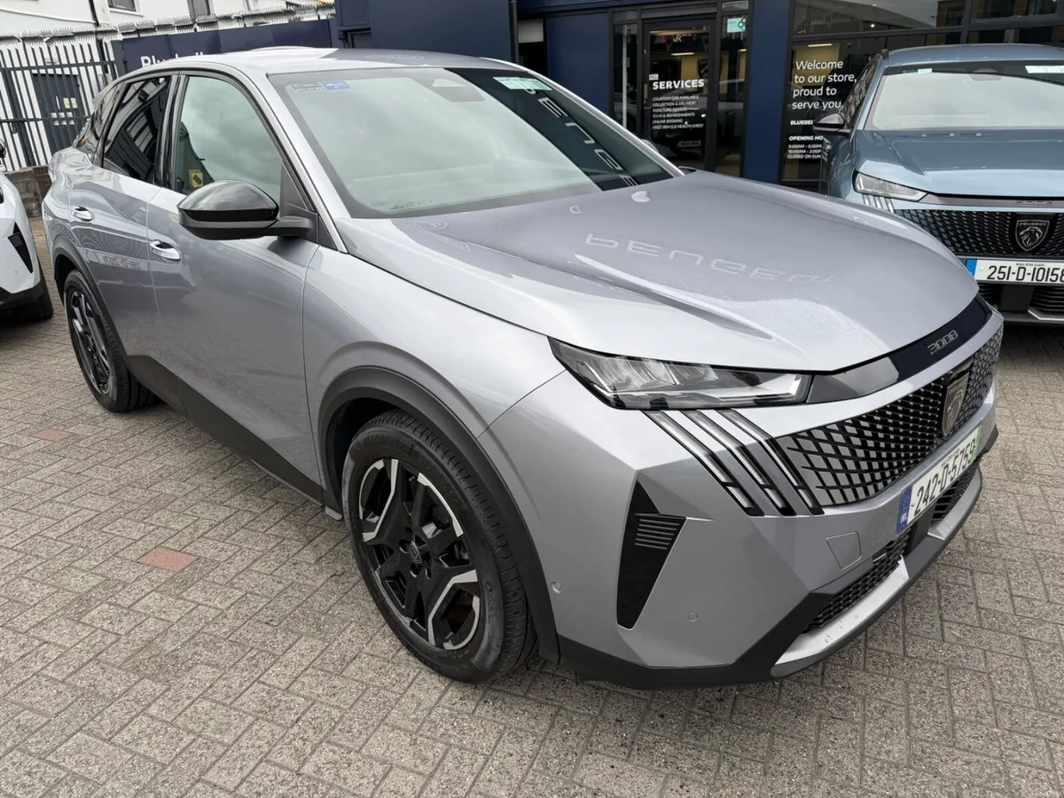 2024 Peugeot 3008 eAllure 73kwh - Image 1