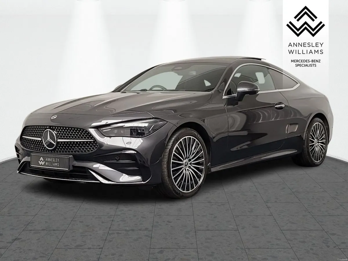 Mercedes-Benz CLE CLE300e  AMG Line Premium - Image 4