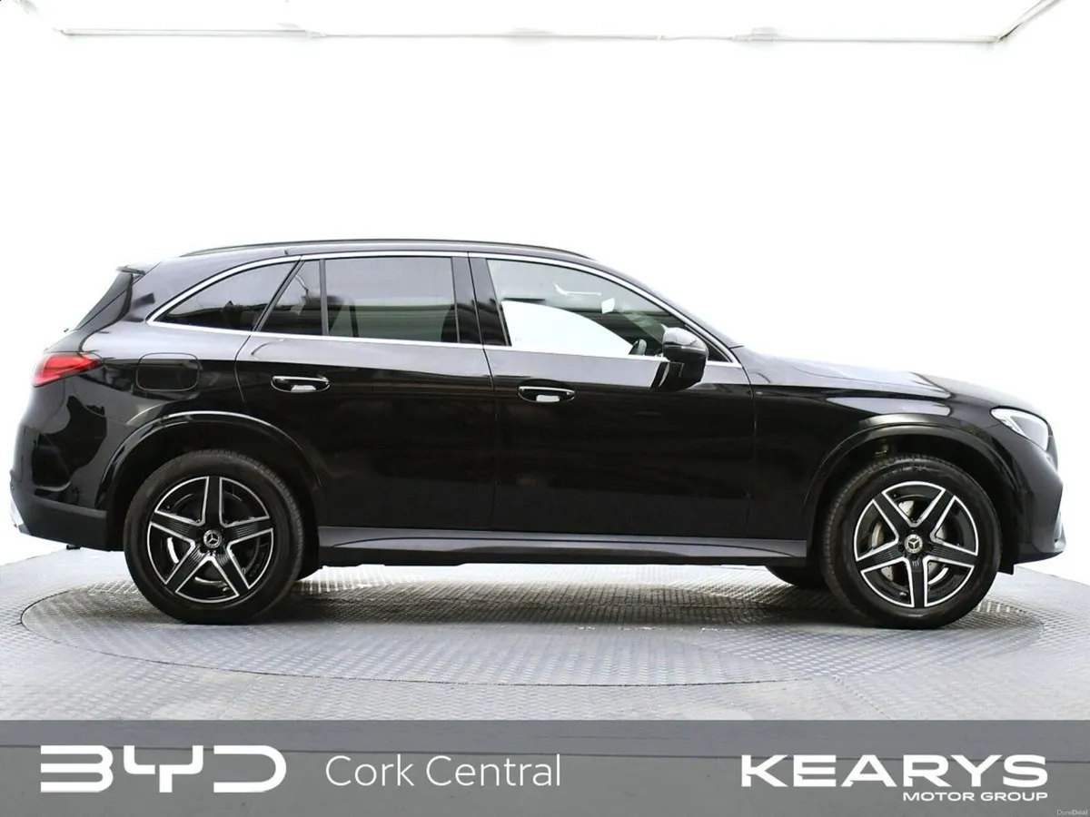 Mercedes-Benz GLC AMG PHEV Line 300e - Image 5