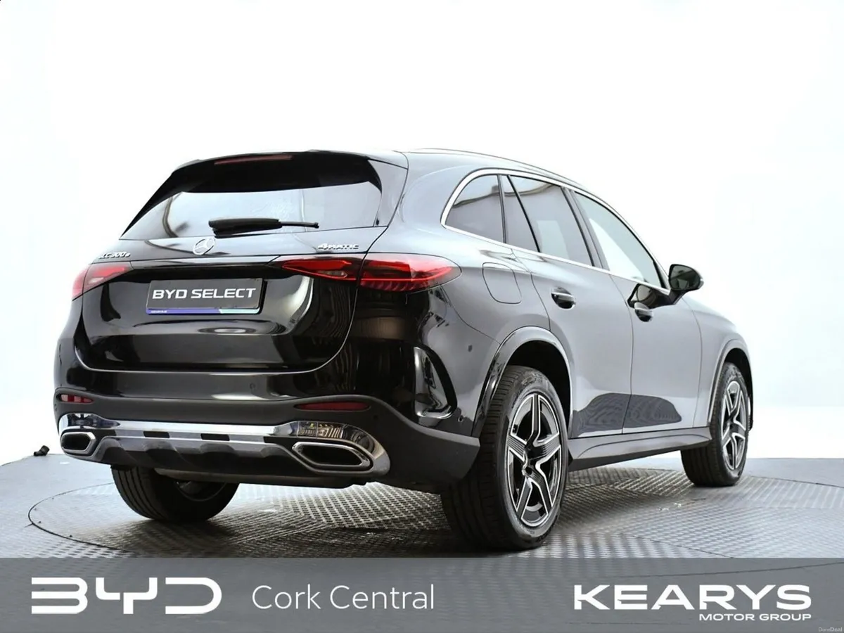 Mercedes-Benz GLC AMG PHEV Line 300e - Image 6