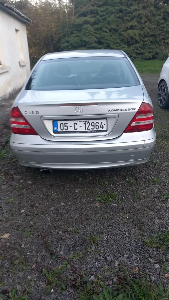 Mercedes-Benz C-Class 2005 - Image 2