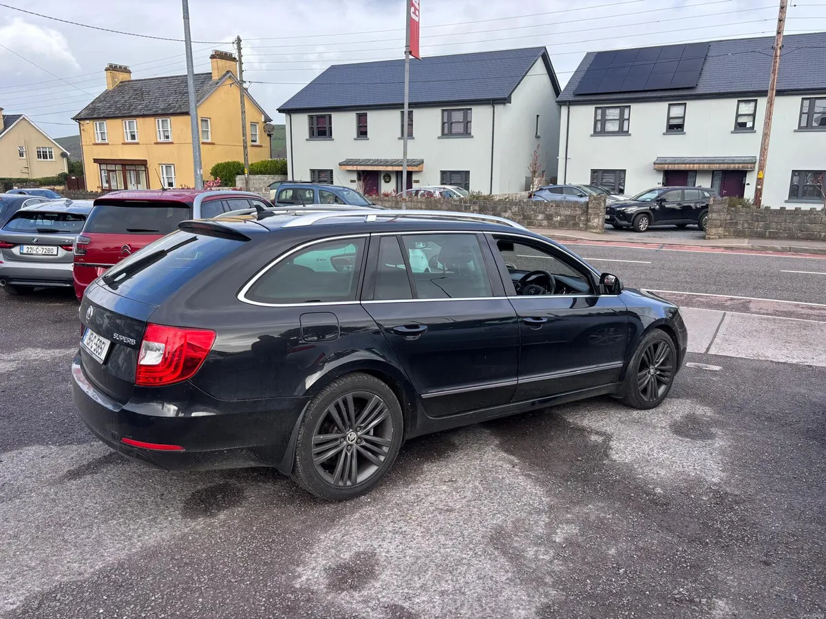 Skoda Superb 2015  ESTATE  HIGH  SPEC  DIESEL - Image 3