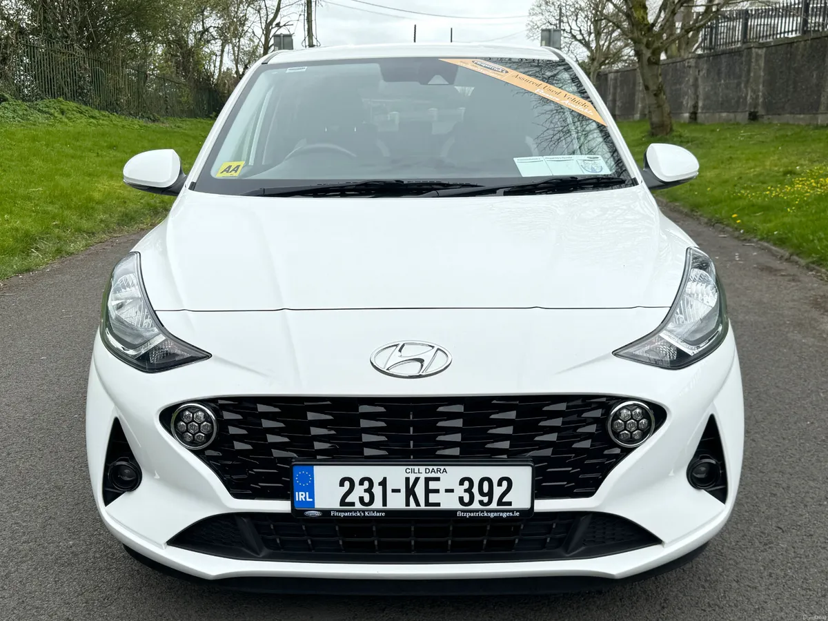 Hyundai i10 Deluxe 2023 - Image 3