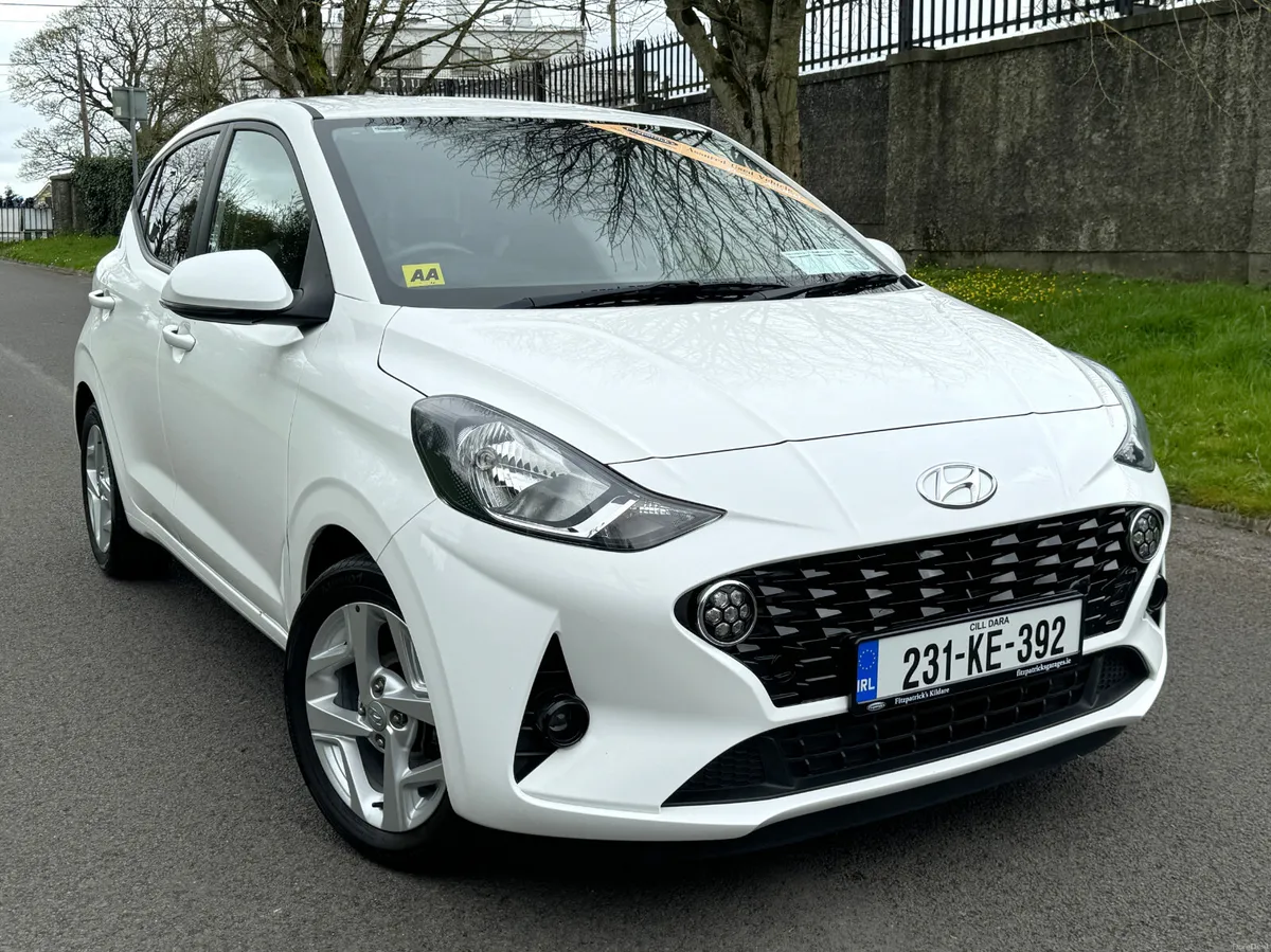 Hyundai i10 Deluxe 2023 - Image 1