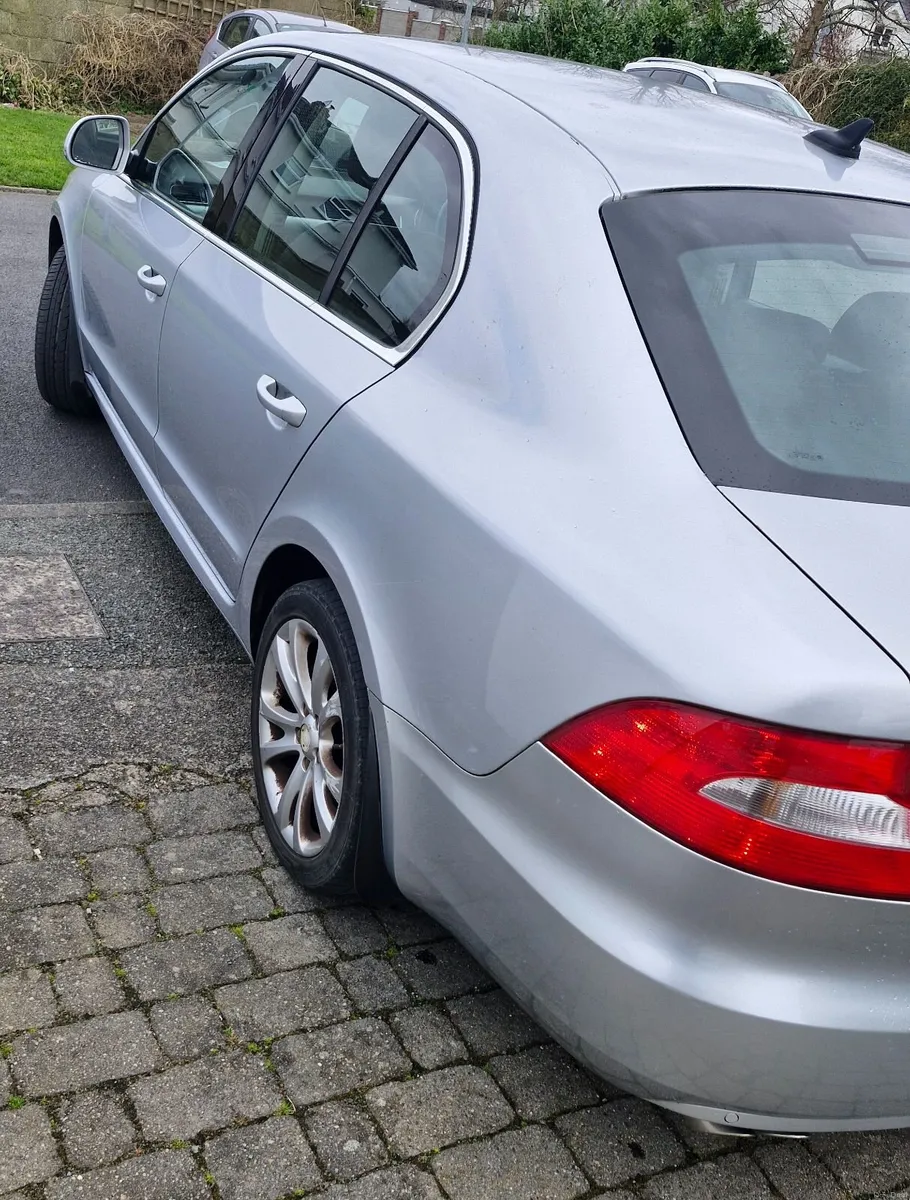 Skoda Superb 2011 - Image 4