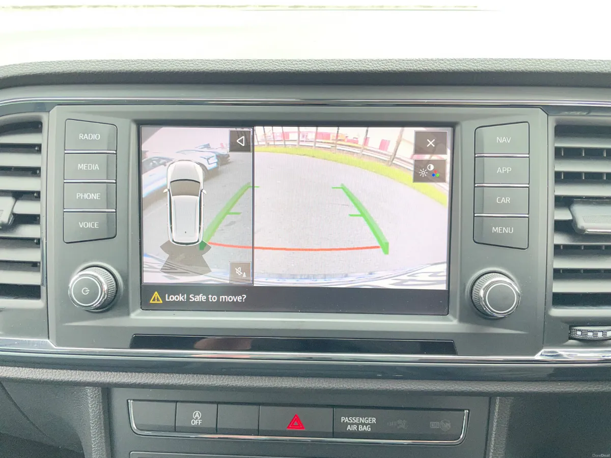 HI SPEC SE - APPLE PLAY - REVERSE CAMERA - 270TAX - Image 4