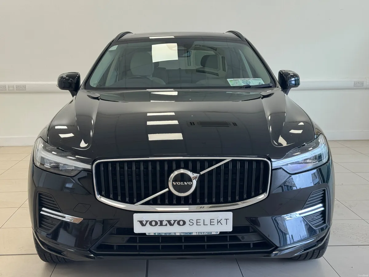Volvo XC60 2022 - Image 2