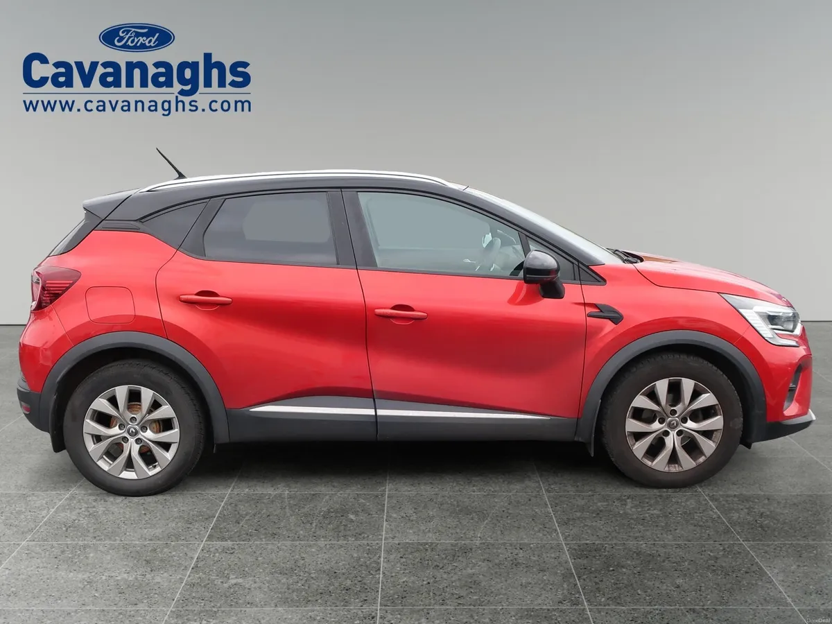 2020 Renault CAPTUR  ICONIC Dci 95 - Image 2