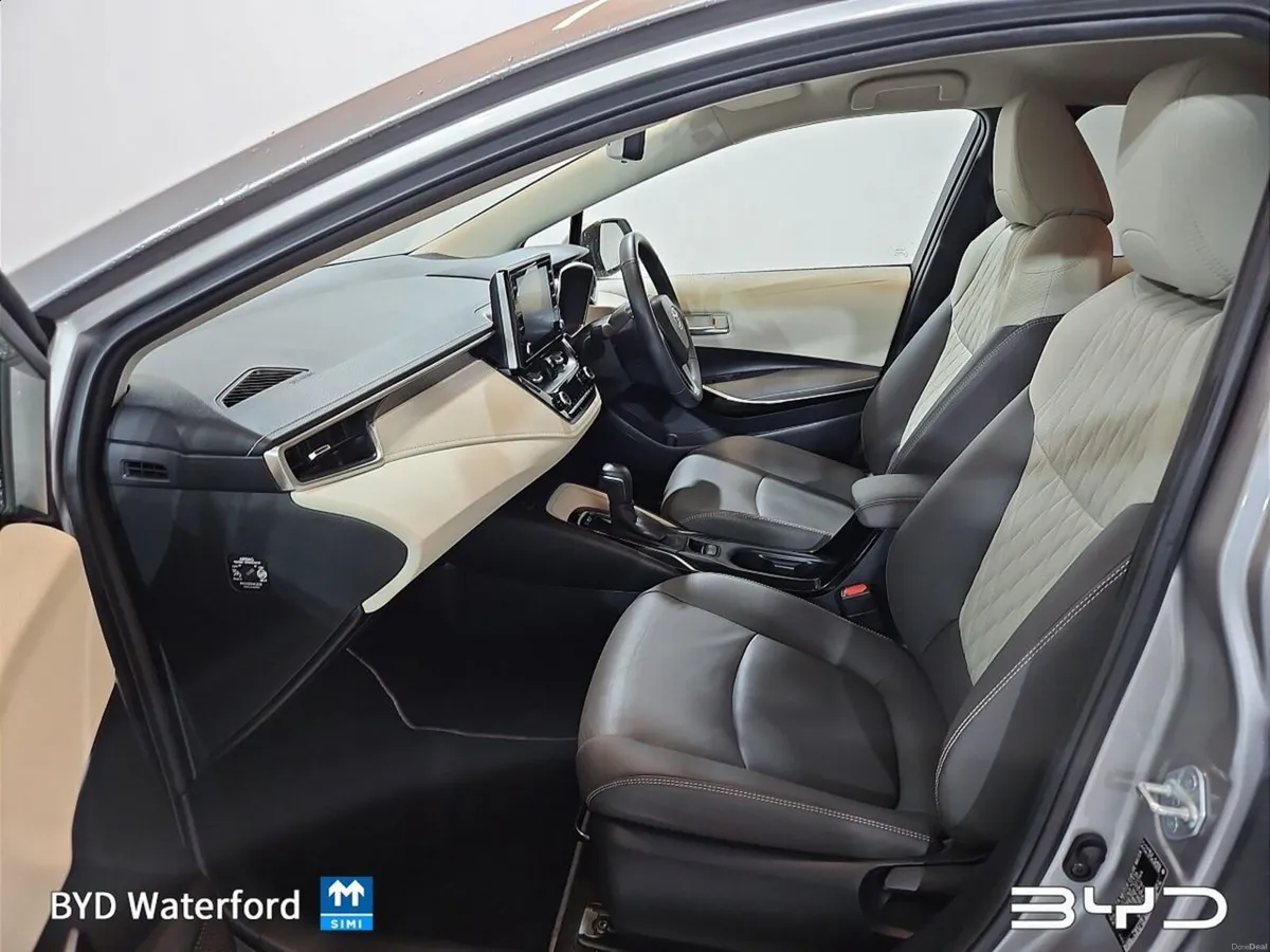 Toyota Corolla SOL *LOWEST MILEAGE IN THE COUNTRY* - Image 4