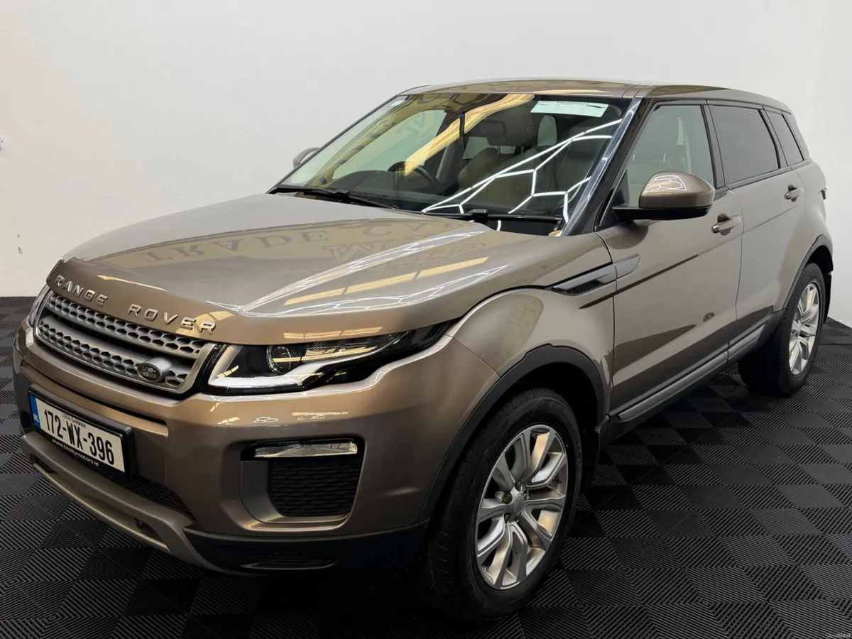 172 Land Rover Range Rover Evoque LOW KM WARRANTY - Image 4