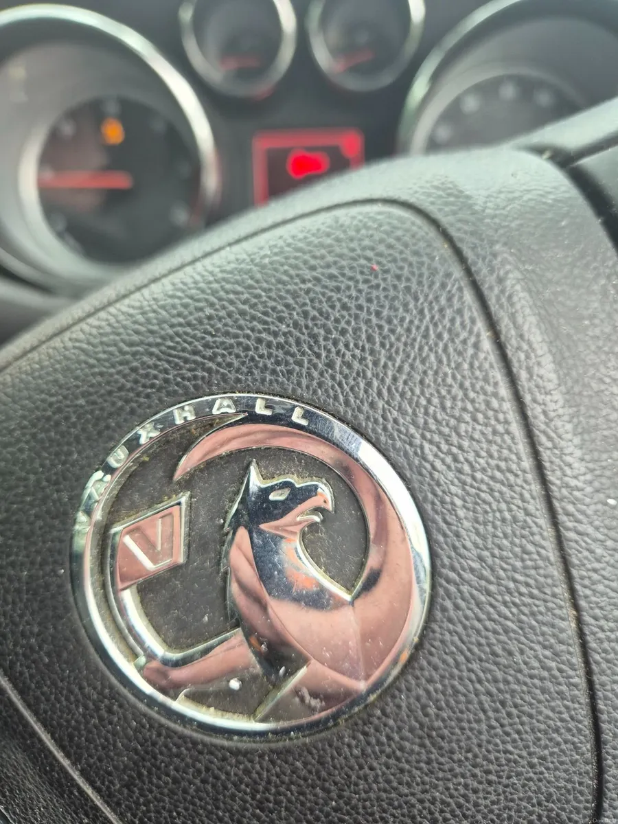 Vauxhall Insignia 2011 - Image 3