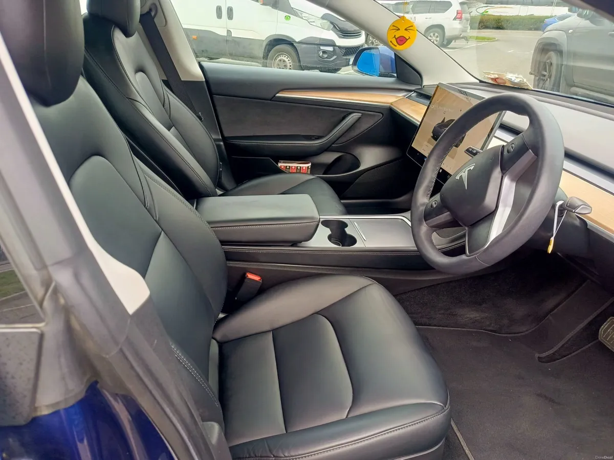 Tesla Model 3 2022 - Image 4