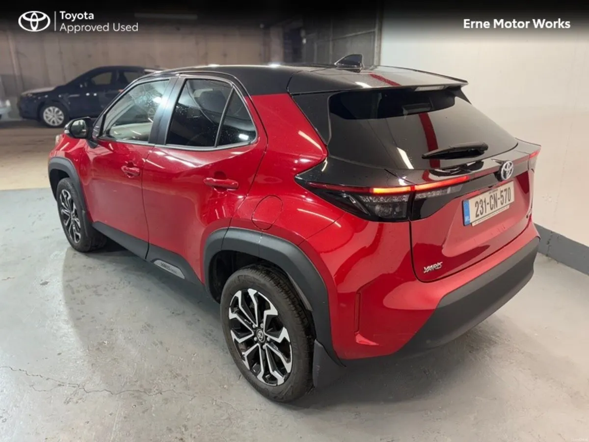 Toyota Yaris Cross YARIS CROSS LUNA SPORT*REDUCED - Image 3