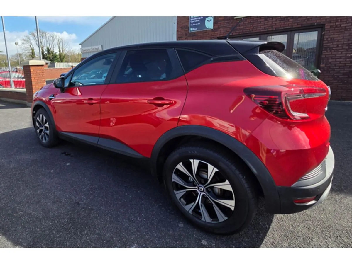 Renault Captur LIMITED EDITION NAEB TCE 90 5DR - Image 5