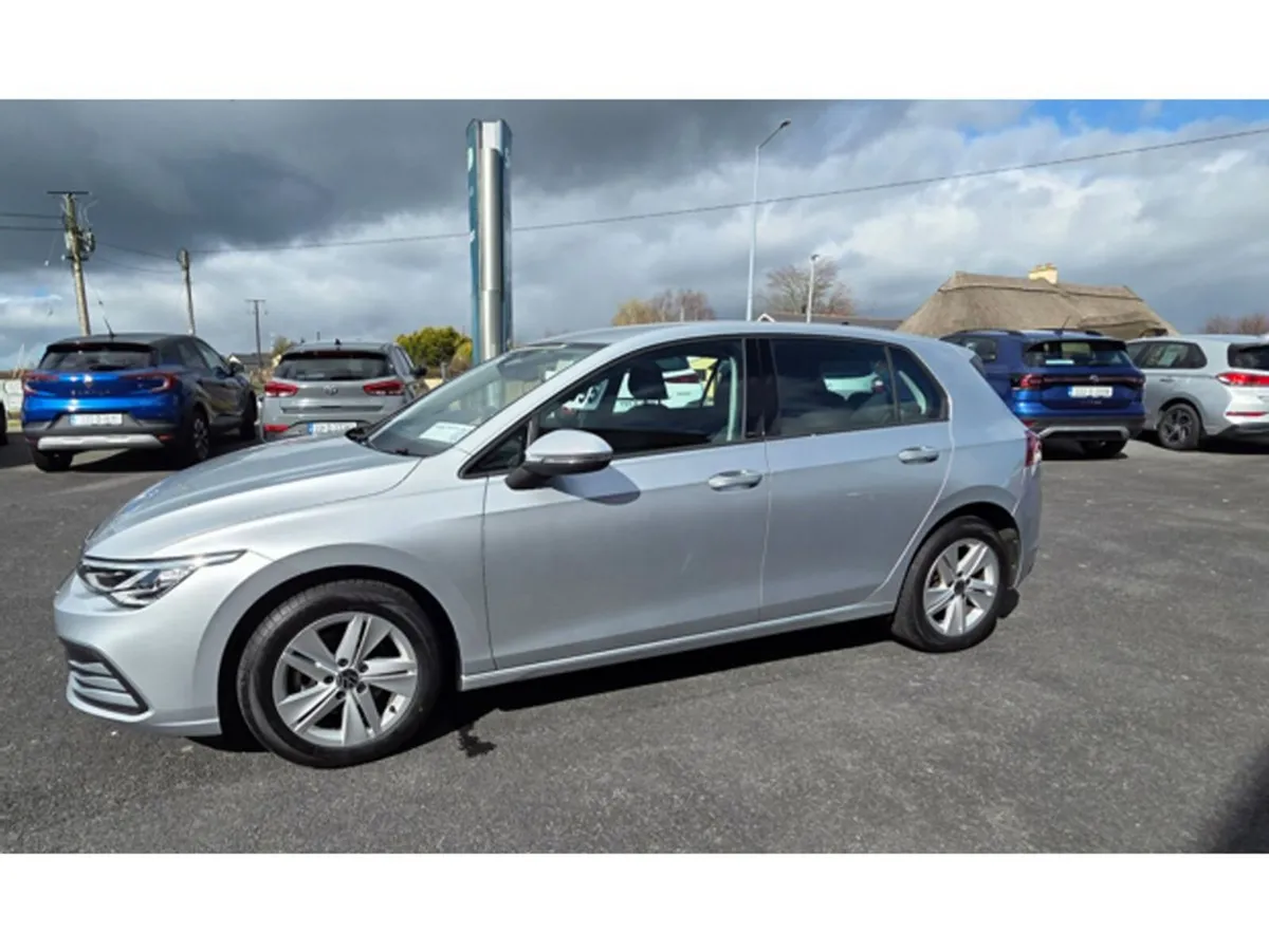 Volkswagen Golf LIFE 2.0 TDI 115HP 5DR - Image 3