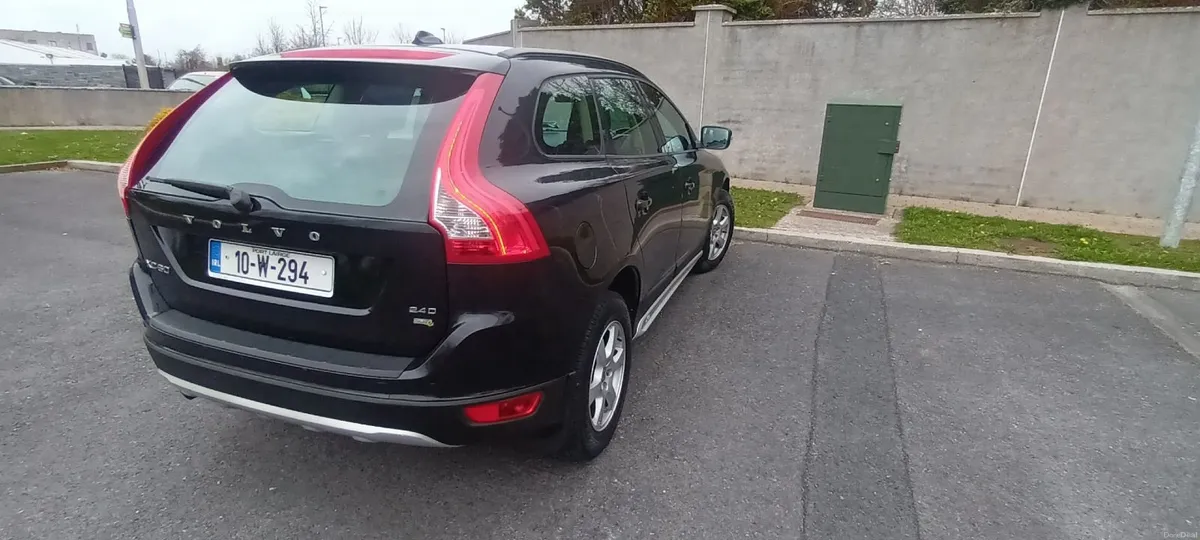 Volvo XC60 2010 - Image 1