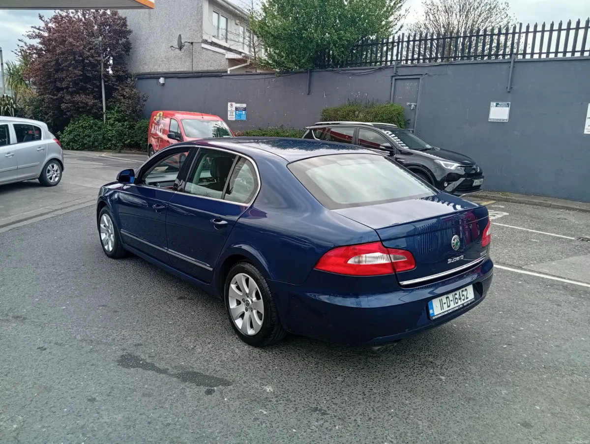 Skoda Superb low mileage - Image 4