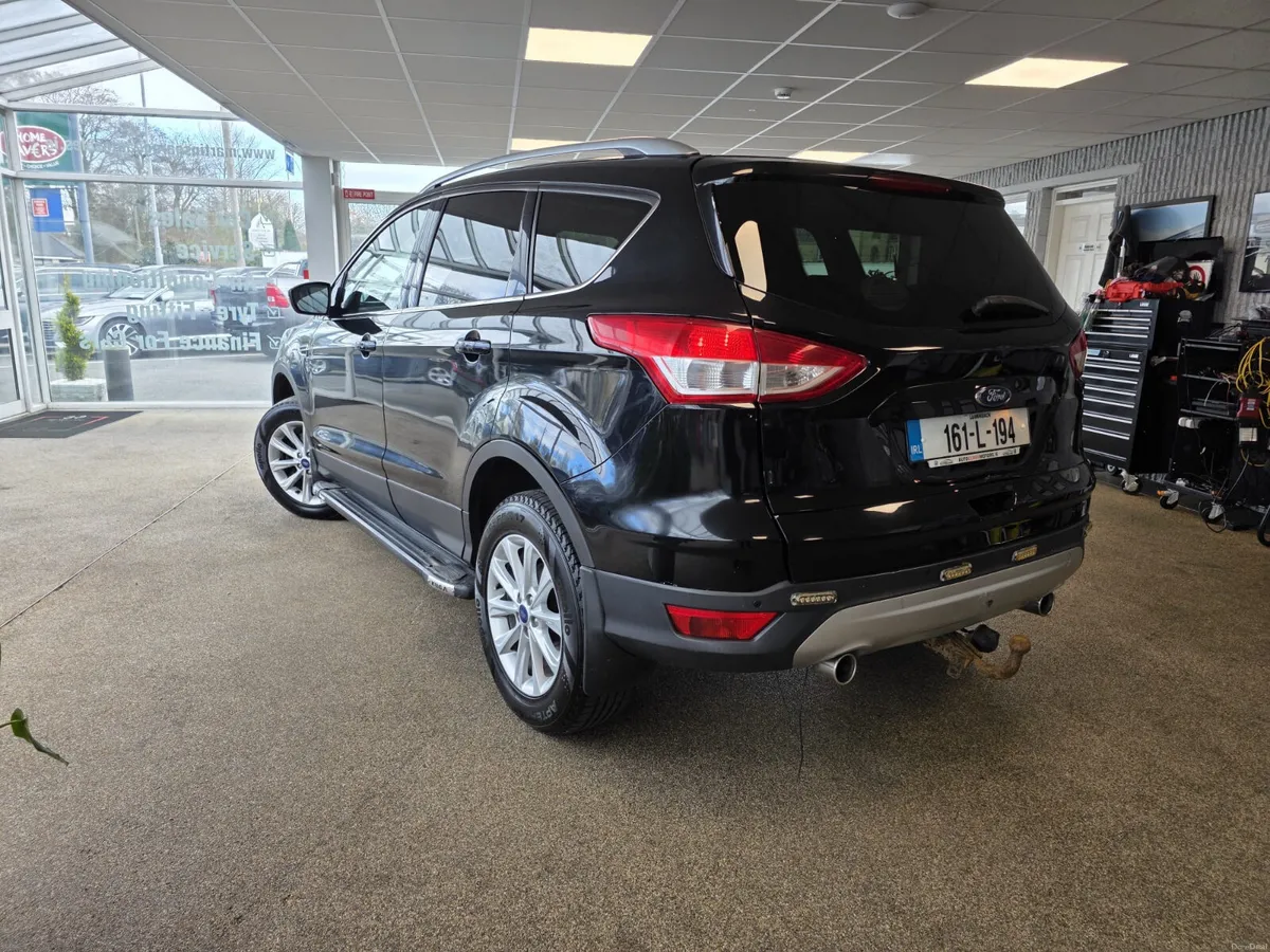 Ford Kuga  2.0 D AWD 4 Seats Commercial 2016 - Image 3