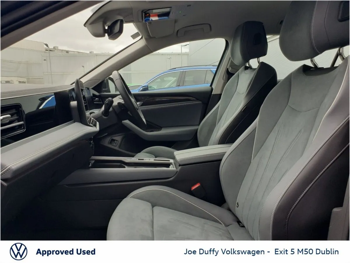 Volkswagen Passat Passat Life Phev - Image 4