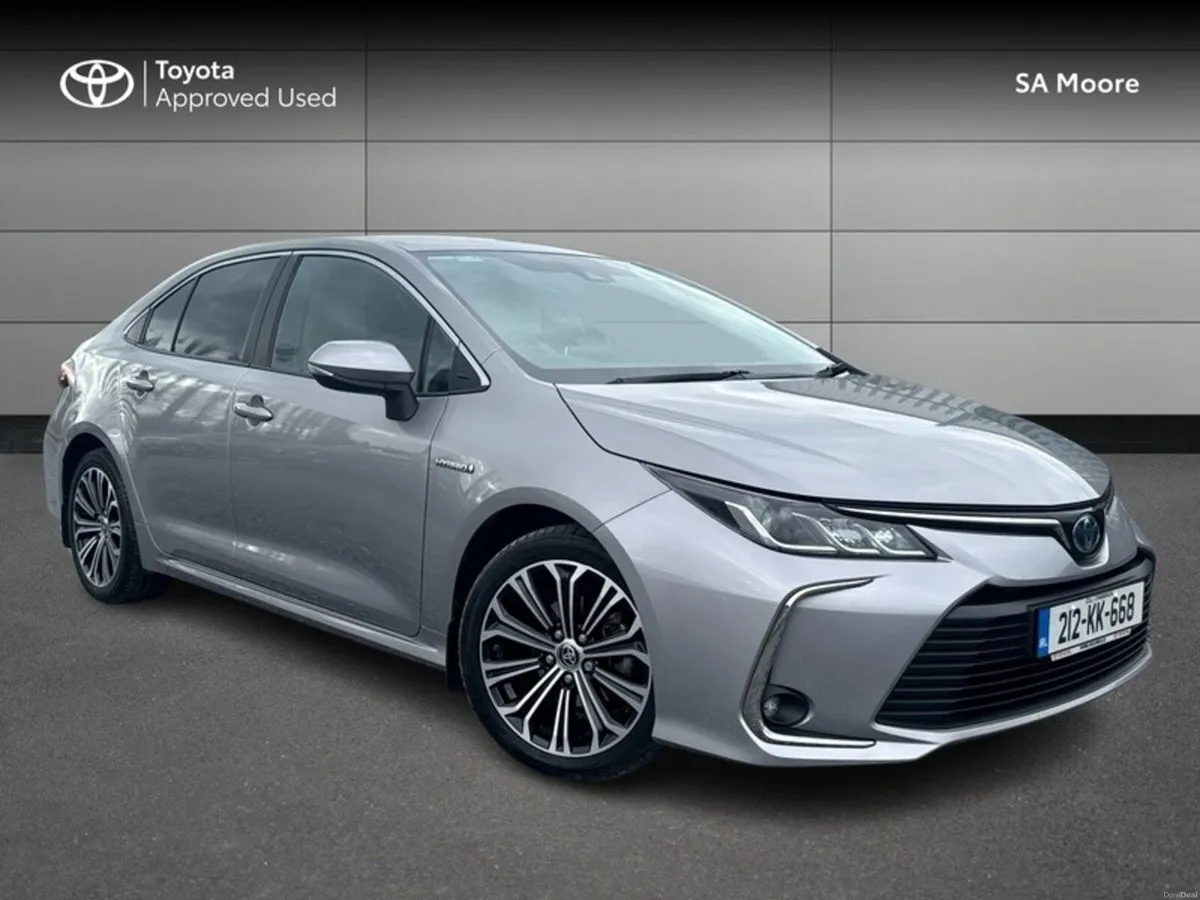 Toyota Corolla HYBRID LUNA SPORT SALOON - Image 1