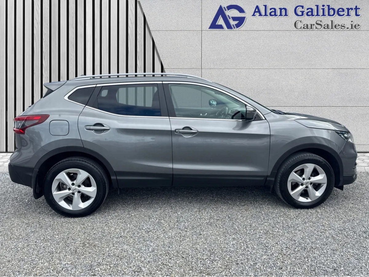 Nissan Qashqai 1.5 DSL SV SS 18 4DR - Image 4