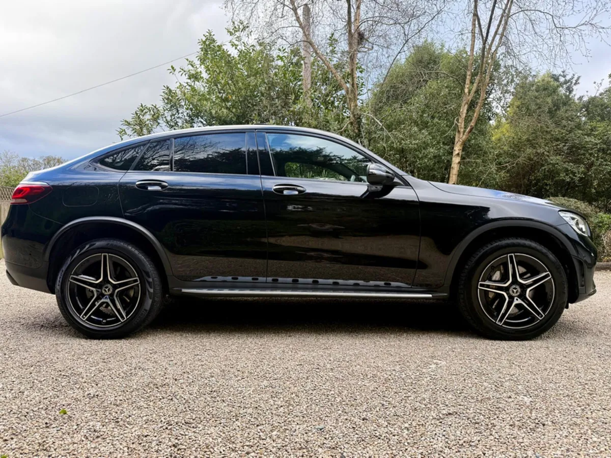 Mercedes-Benz GLC 300 DE 4MATIC AMG NIGHT EDITION - Image 4