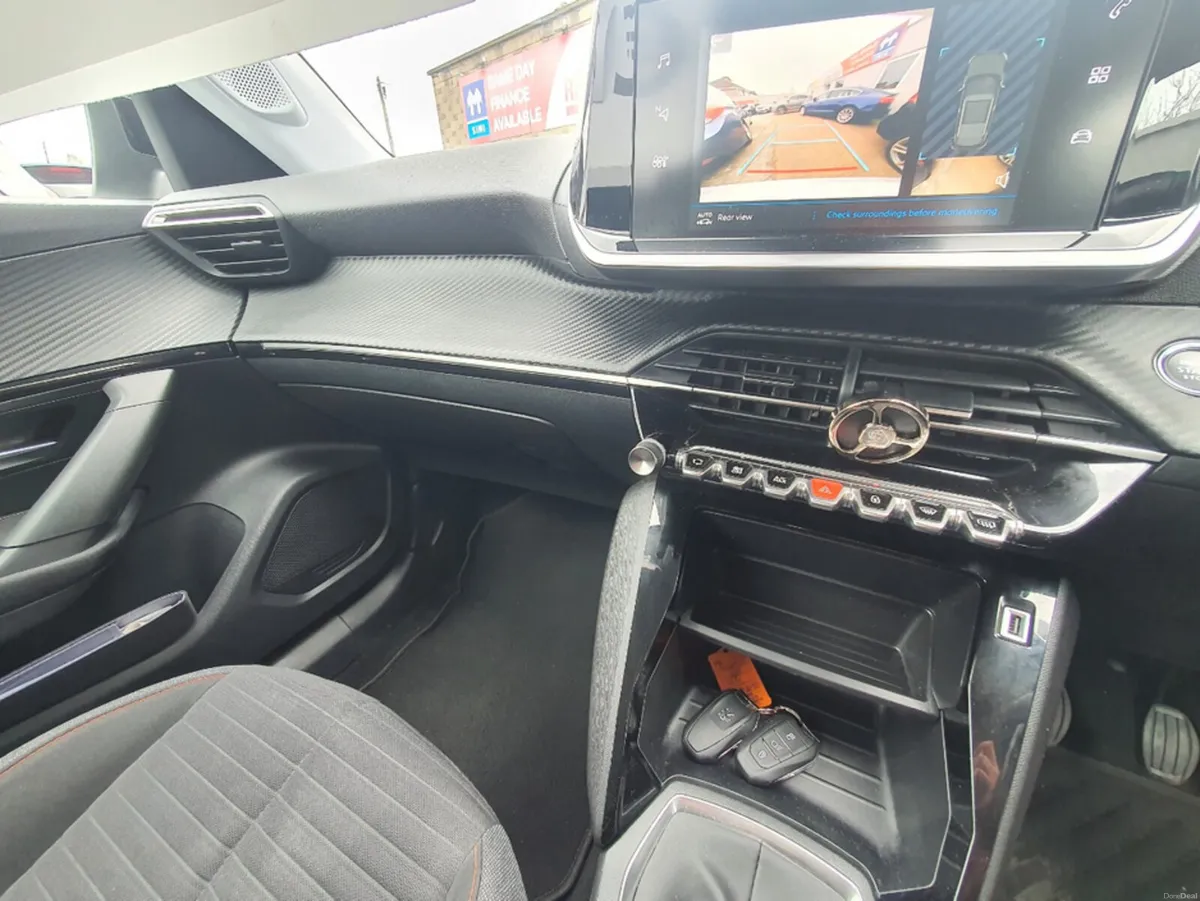 Peugeot 2008 ACTIVE 1.2 100 4DR - Image 6