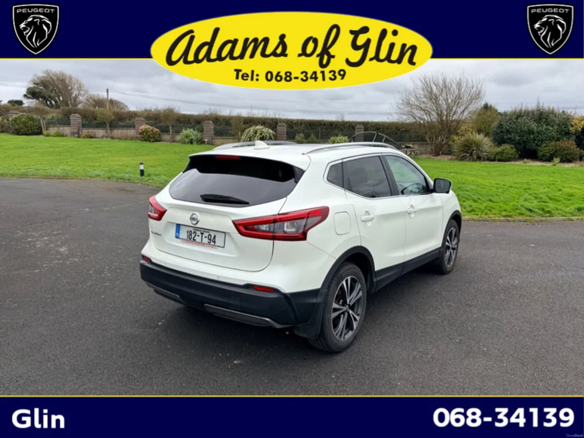 Nissan Qashqai 1.2 SV CVT PREMIUM SS PART 4DR - Image 2